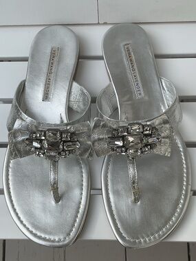 Vera Wang Lavender Womens Willa Silver Bow Jeweled Thong Sandal